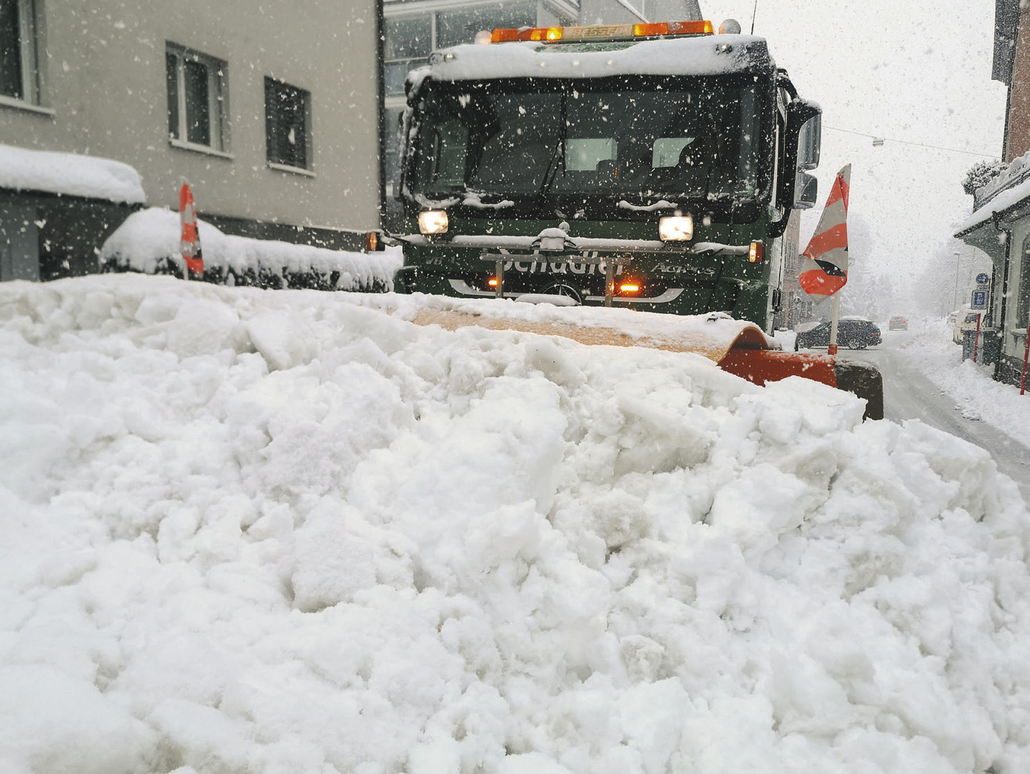 Im Schnee steckengeblieben