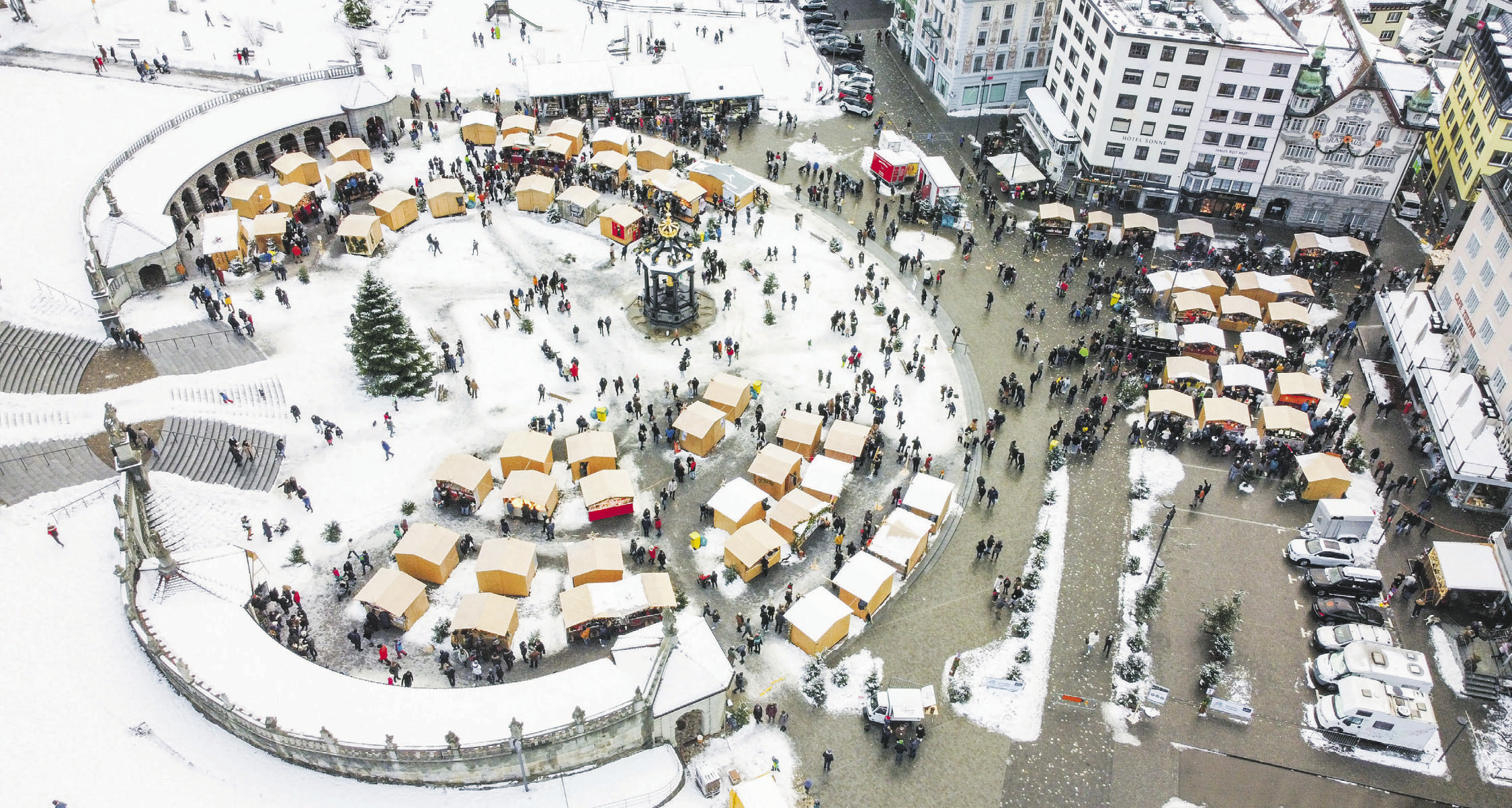 «Wir sind begeistert über den  Verlauf des Weihnachtsmarkts» – heute lesen, was morgen im EA steht