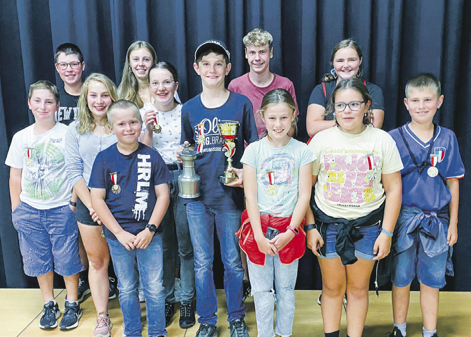 Glückliche Kranzgewinner beim Chilbischiessen Euthal