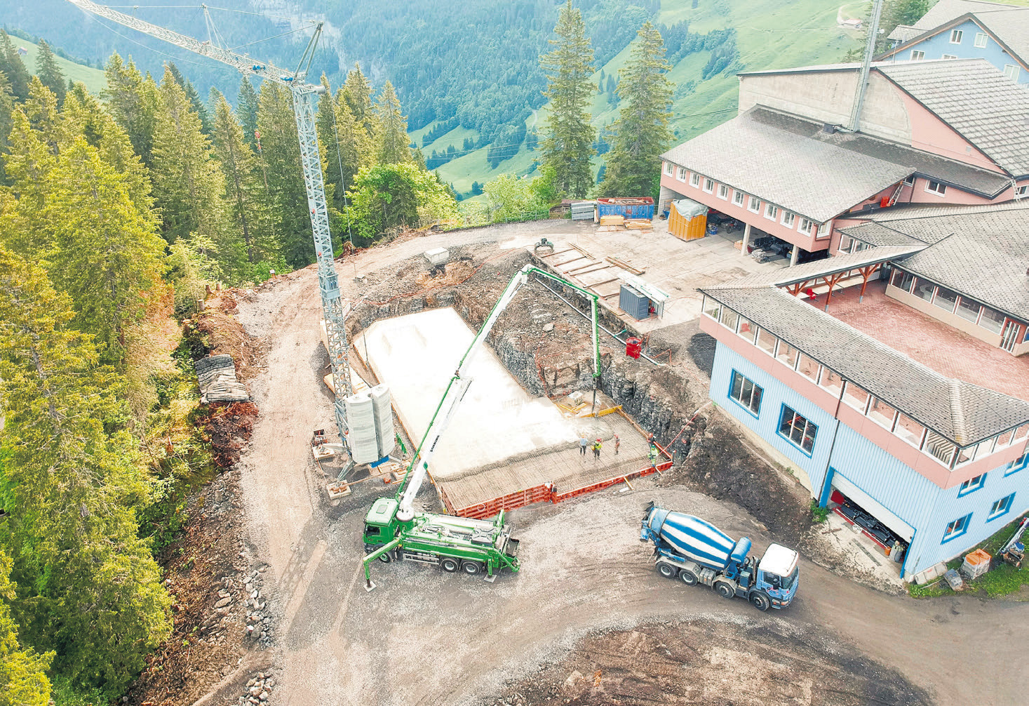 Die Gondelbahn nimmt Formen an