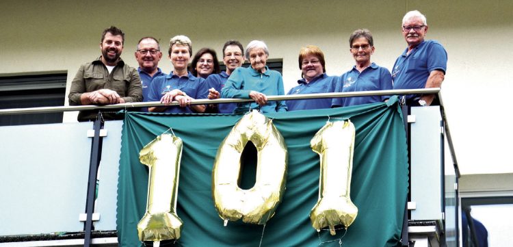 101. Geburtstag mit vielen Blumen gefeiert