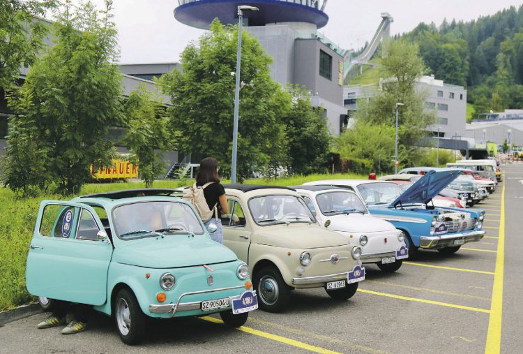 Einheimische Fahrer führten  die Oldtimer-Rallye an