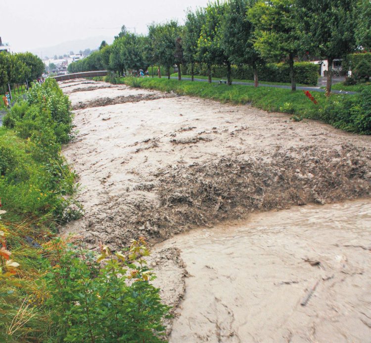 Orkanartiger Wind und  rasant steigende Alp