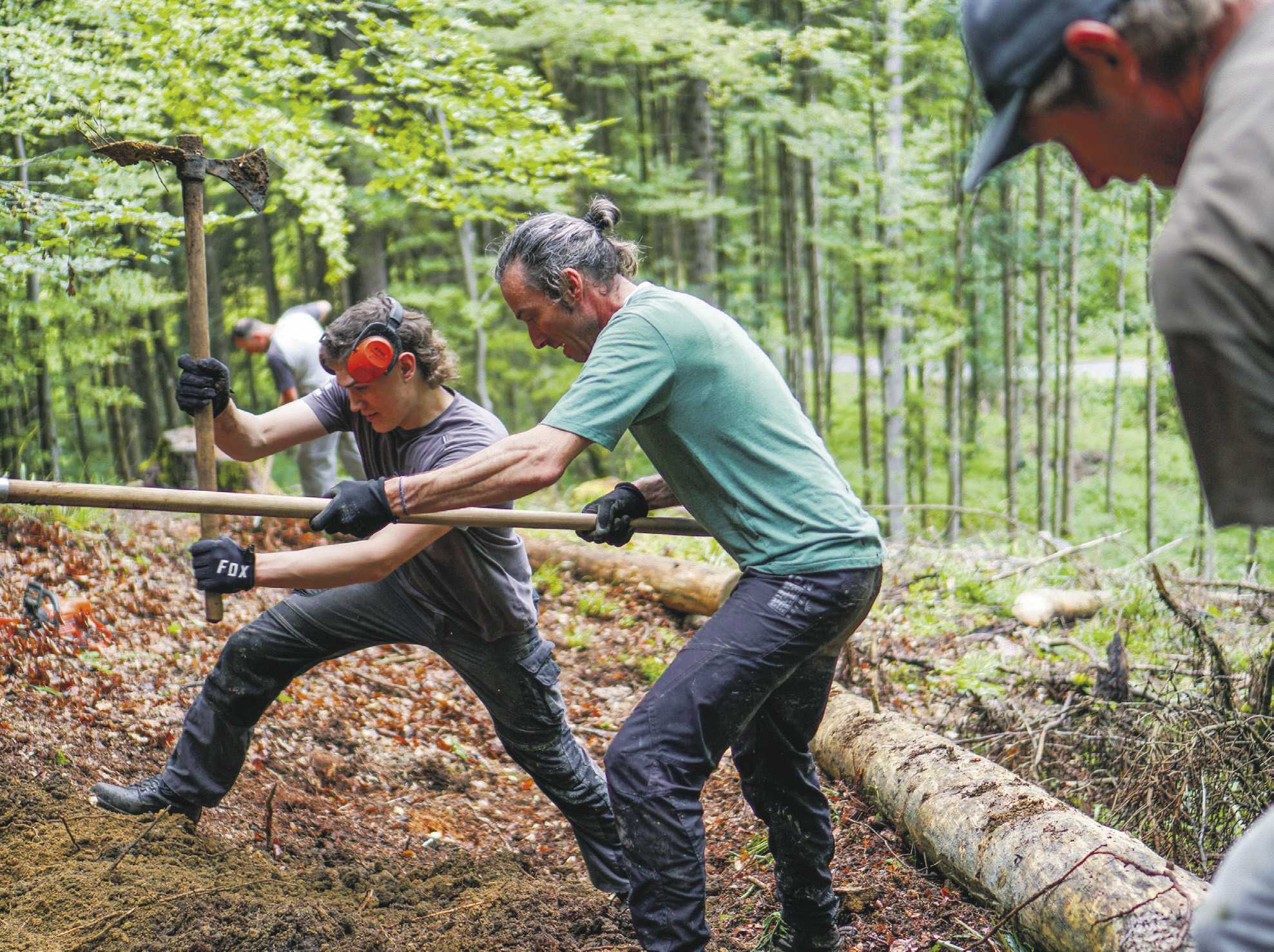 Mit Schaufeln, Schweiss und  Leidenschaft zum Enduro-Paradies